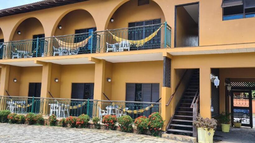 簡易ホテル Pousada Casa Amarela