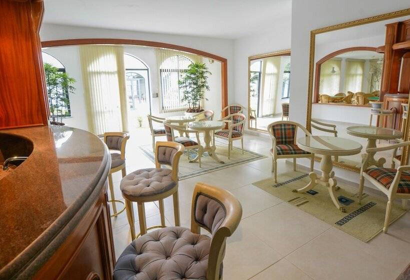 Отель Biazi Paradise