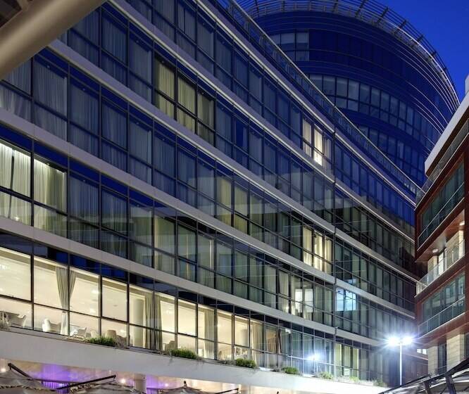 هتل Crowne Plaza Podgorica, An Ihg