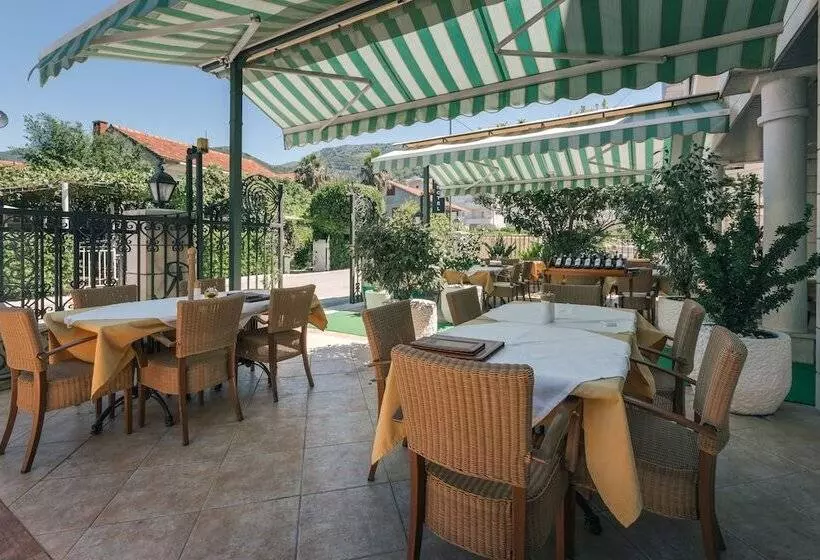 هتل Villa Royal