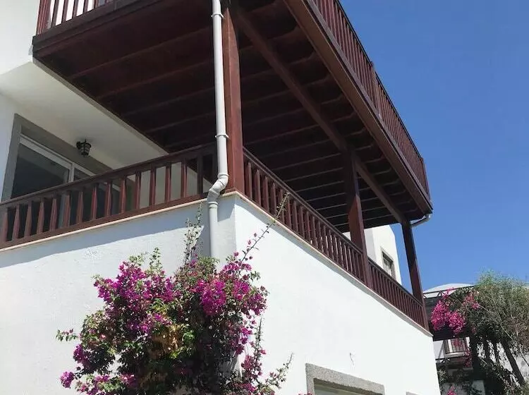 Ibak Sunny Houses