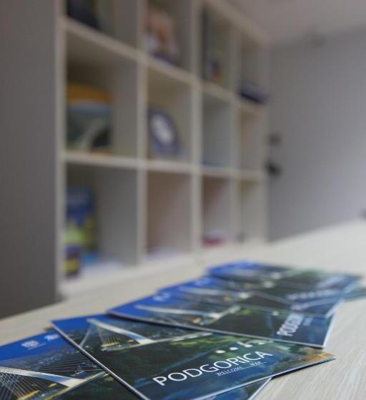 تختخواب و صبحانه 7 Hills Rooms