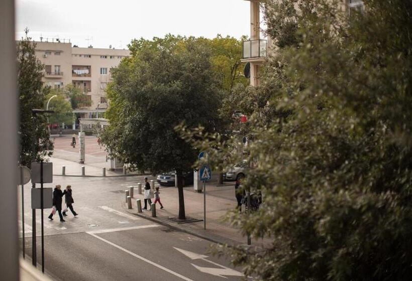 تختخواب و صبحانه 7 Hills Rooms