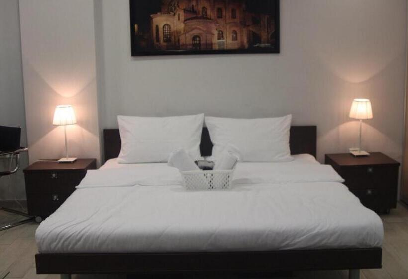 تختخواب و صبحانه 7 Hills Rooms