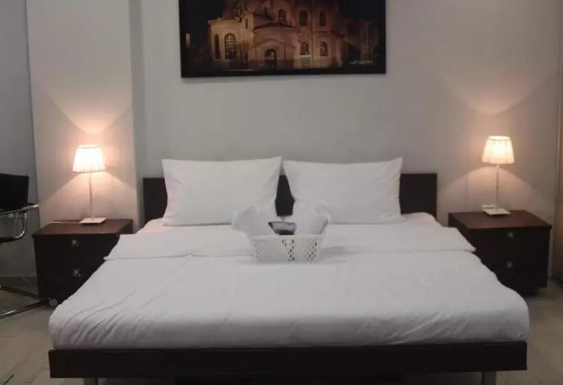 تختخواب و صبحانه 7 Hills Rooms