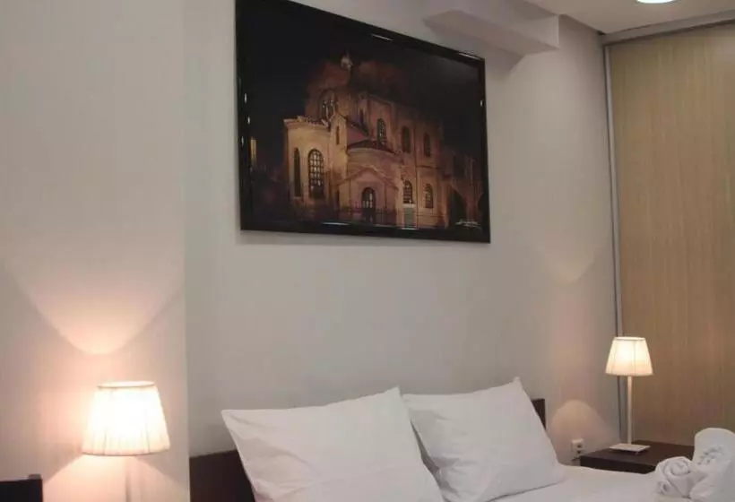 تختخواب و صبحانه 7 Hills Rooms