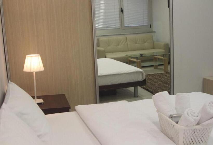 تختخواب و صبحانه 7 Hills Rooms