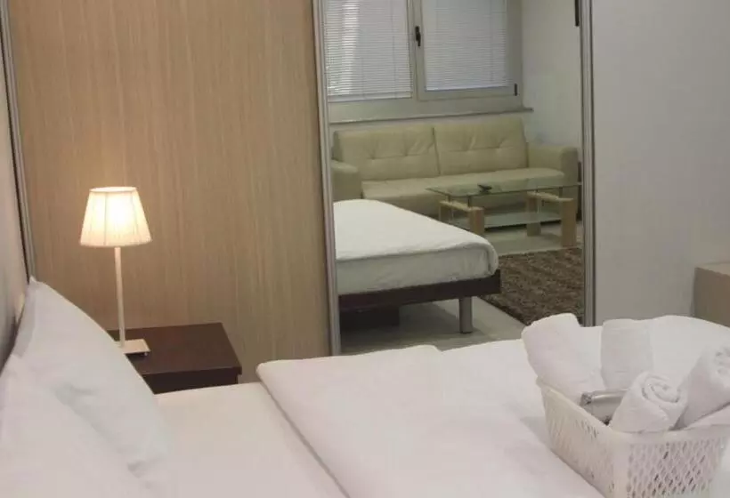 تختخواب و صبحانه 7 Hills Rooms