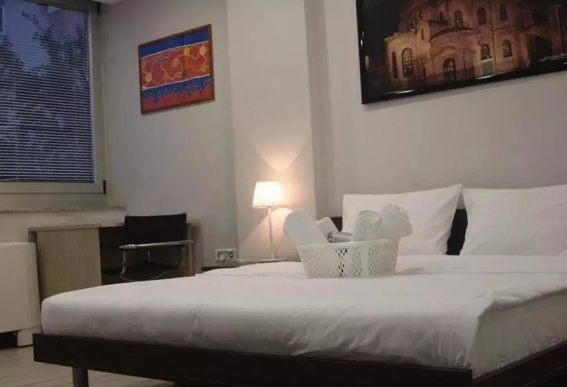 تختخواب و صبحانه 7 Hills Rooms