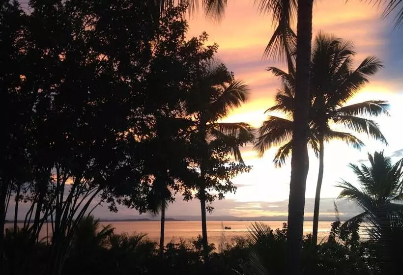 هتل Nirvana Beach