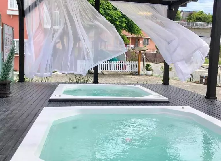 هتل Pousada Quinta Da Baleeira