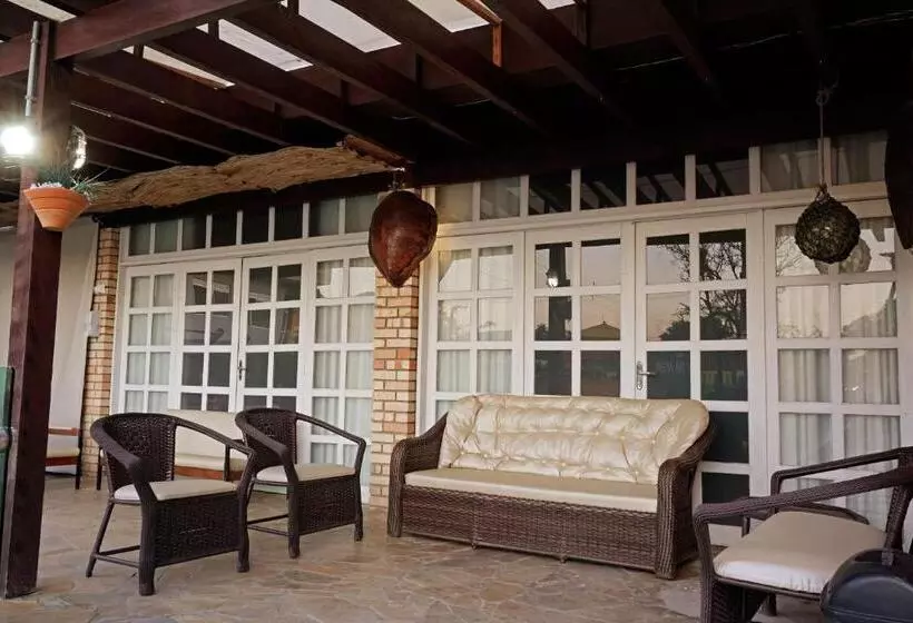 هتل Pousada Quinta Da Baleeira
