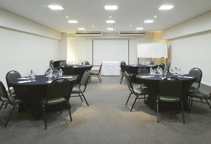 בית מלון כפרי Valinhos Plaza