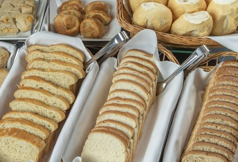 בית מלון כפרי Valinhos Plaza