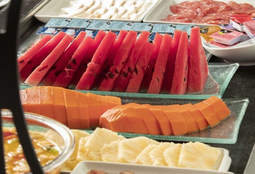 בית מלון כפרי Valinhos Plaza