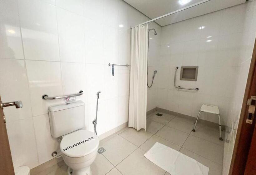 בית מלון כפרי Valinhos Plaza