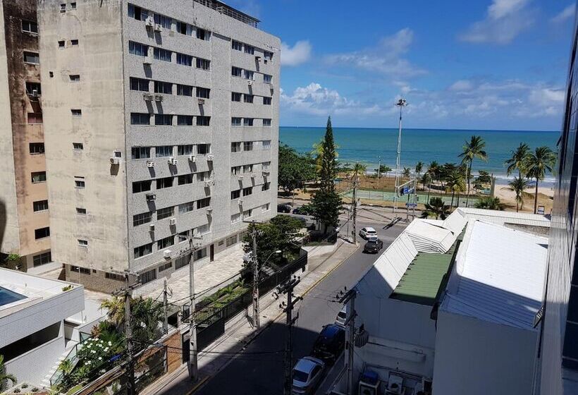 Studio Everest Flats