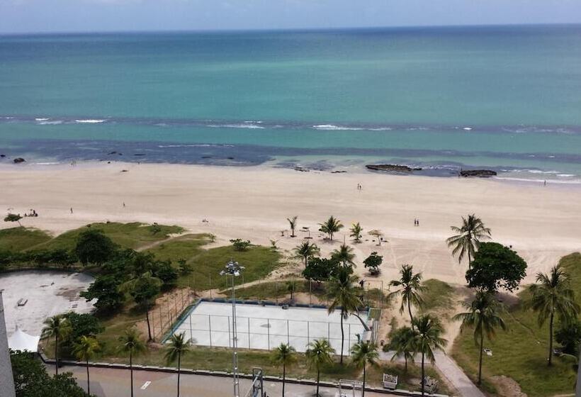 Studio Everest Flats