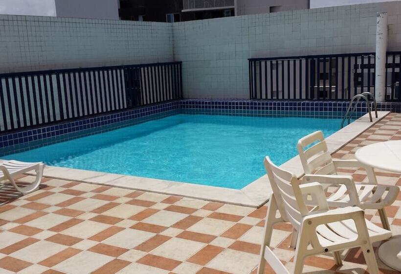 Studio Everest Flats