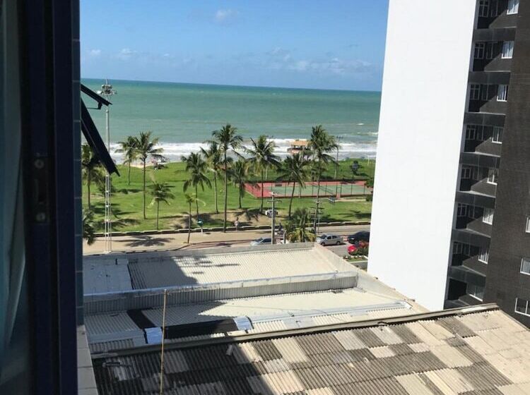 Studio Everest Flats