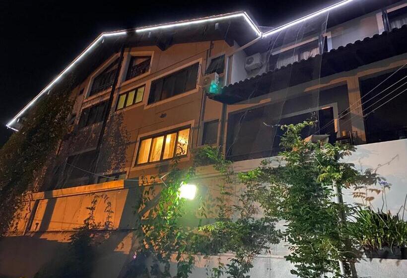 Vandrarhem Pousada Thiany