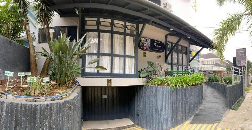 Vandrarhem Pousada Thiany