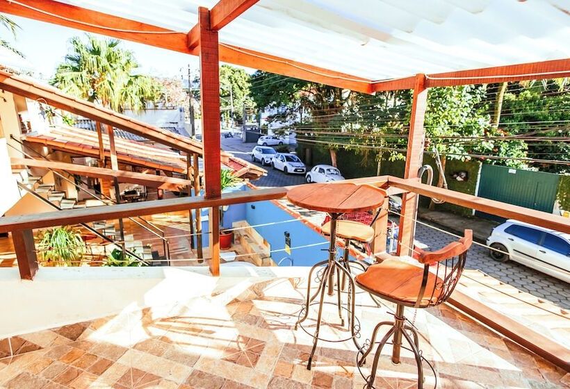 ユースホステル Velinn Pousada Praia Do Pereque