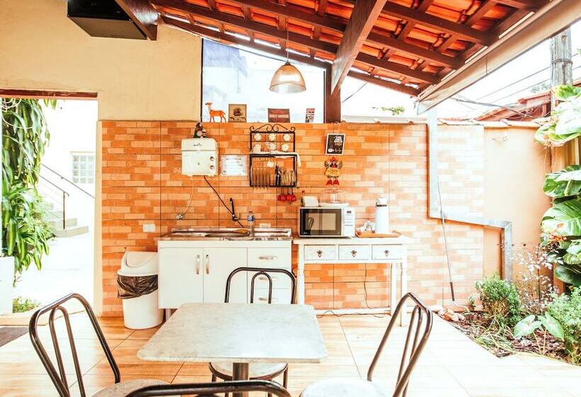 ユースホステル Velinn Pousada Praia Do Pereque