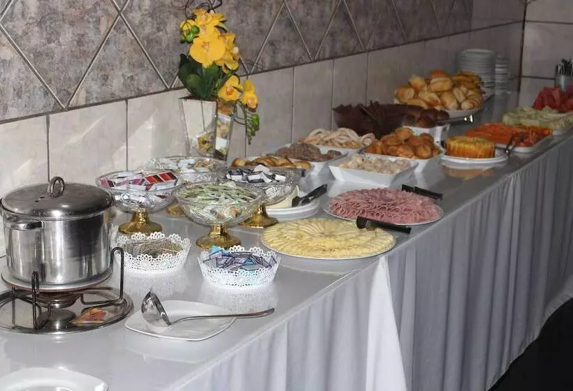 هتل Bica Pau