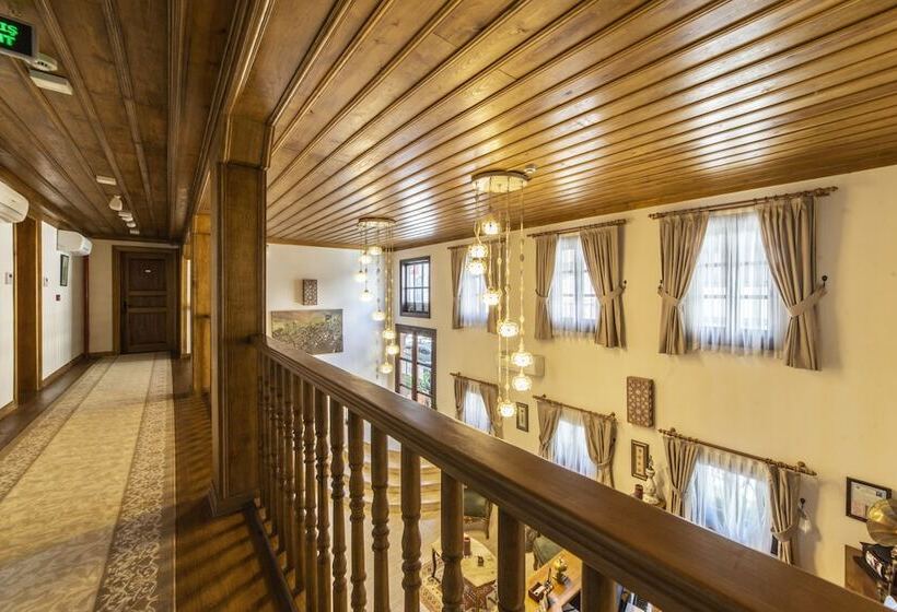 تختخواب و صبحانه Armistis