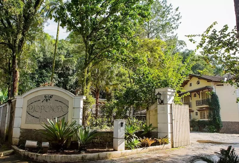 ホテル Rio Penedo