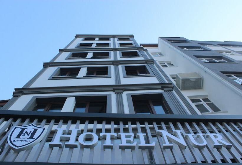 تختخواب و صبحانه Nur