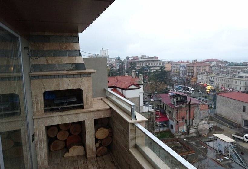 تختخواب و صبحانه Nur