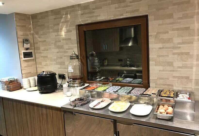 تختخواب و صبحانه Nur