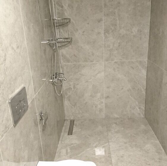 تختخواب و صبحانه Nur