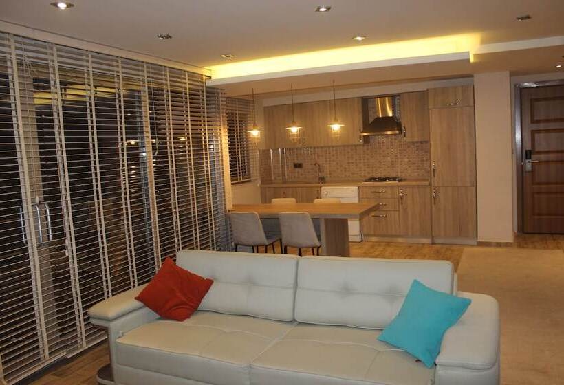 تختخواب و صبحانه Nur