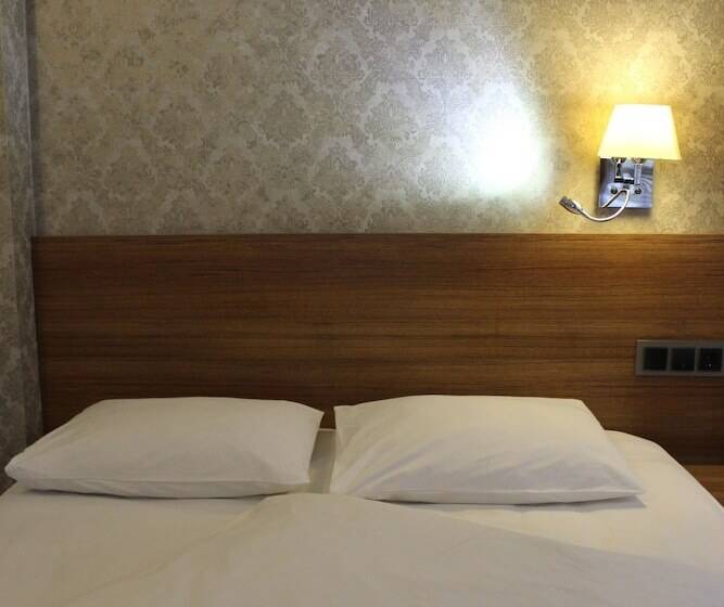 تختخواب و صبحانه Nur