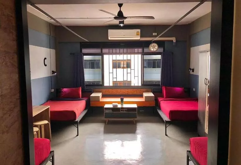 هاستل Amity Poshtel