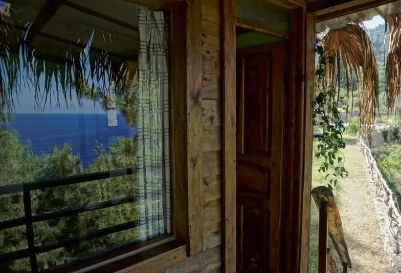 ベッドアンドブレックファースト Honey Hill Faralya Forest Cabins By The Sea