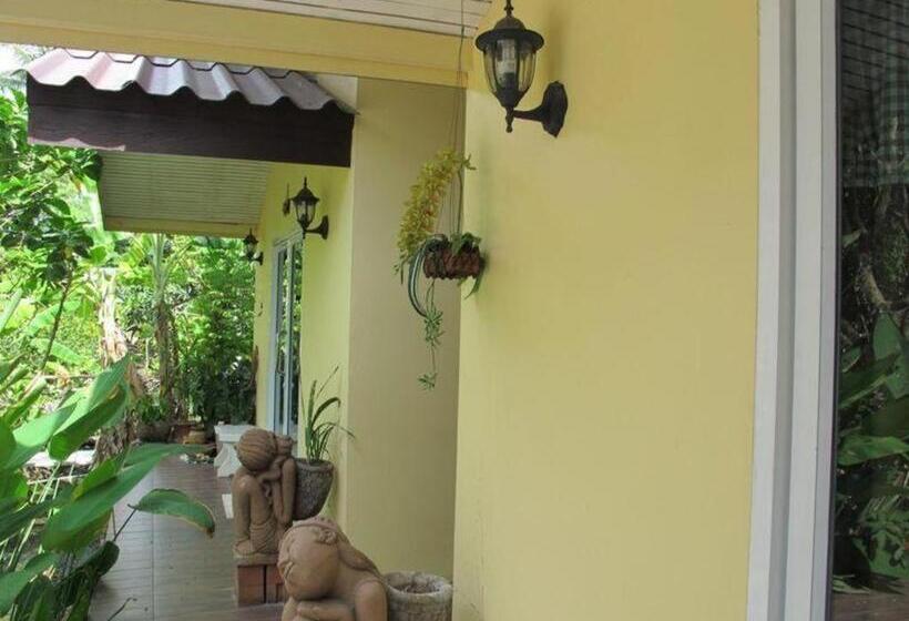 Hotell Baan Suan Phidchamika