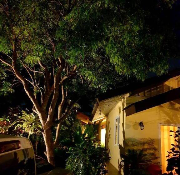 Hotell Baan Suan Phidchamika