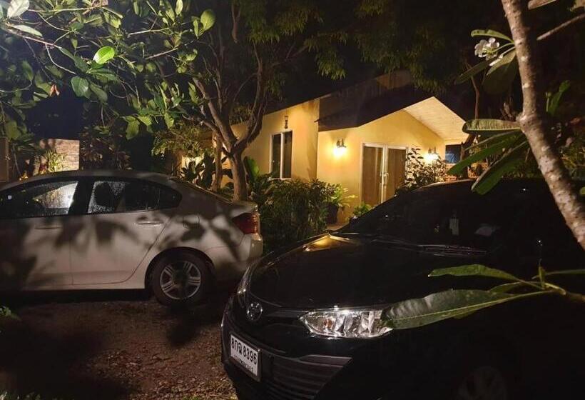 Hotell Baan Suan Phidchamika