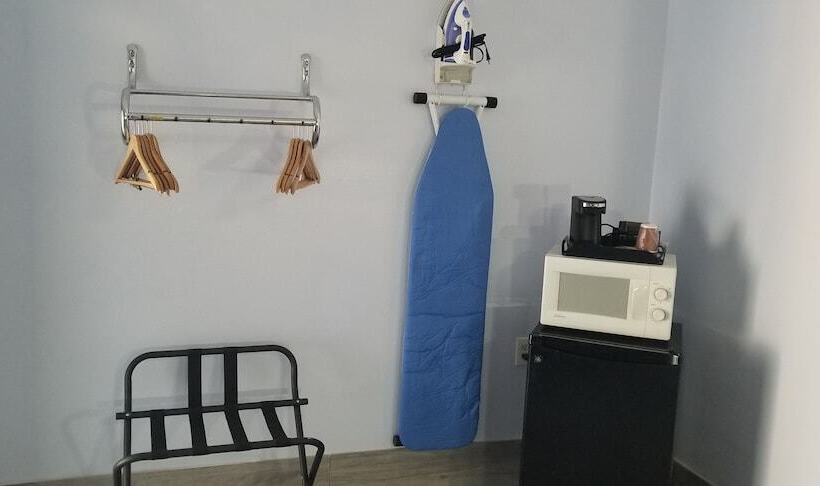 Отель Carrizo Executive Inn