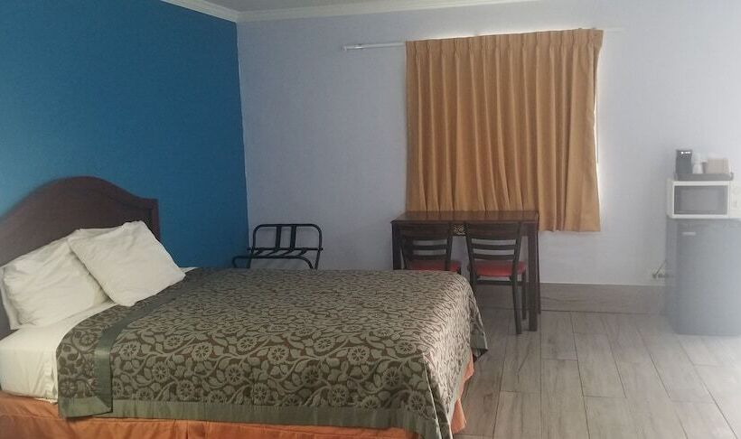Отель Carrizo Executive Inn