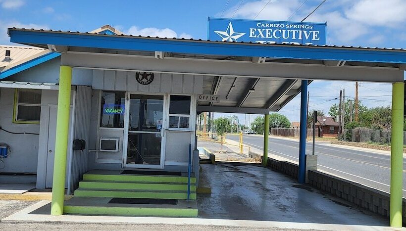 Отель Carrizo Executive Inn