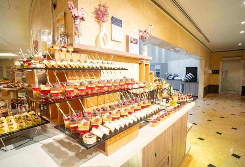 Отель Emaar Grand