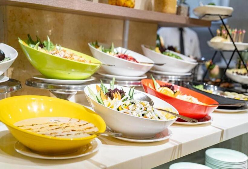 Отель Emaar Grand