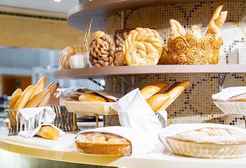 Отель Emaar Grand