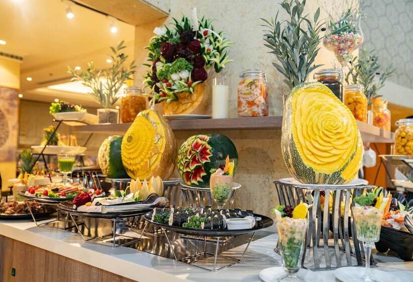 Отель Emaar Grand