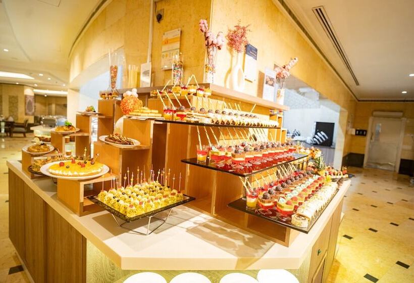 Отель Emaar Grand